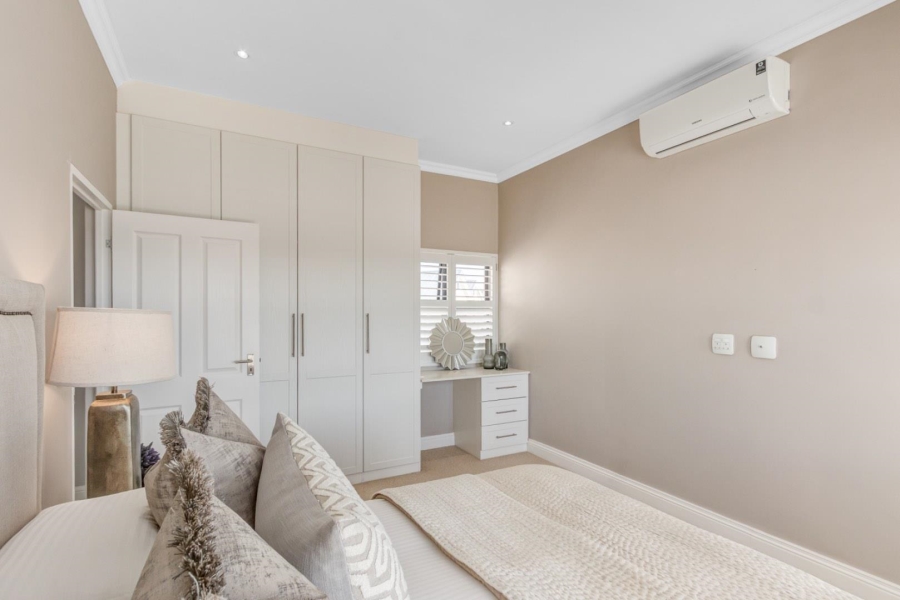 5 Bedroom Property for Sale in Kingswood Golf Estate Western Cape